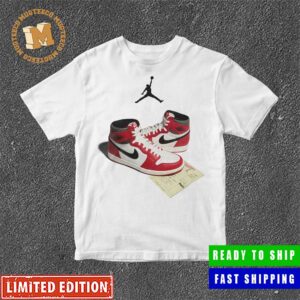 Air Jordan 1 High OG Chicago Release 1985 Sneaker OG Vintage T-Shirt