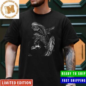 Alien Day Xenomorph Black And White Sci-Fi Gift For Fan Unisex T-Shirt