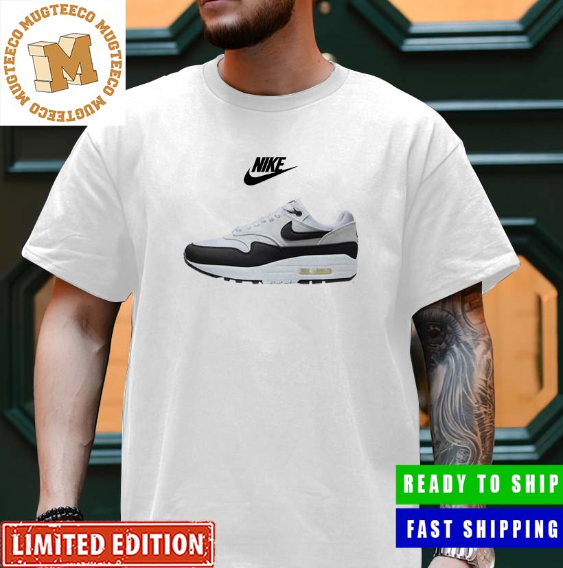 sneeuwman Anemoon vis Belonend Nike Air Max 1 Panda Sneaker Gift For Fan Vintage T-Shirt - Mugteeco