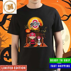 Snoopy and Charlie Brown Pumpkin Ohio State Buckeyes Halloween Moon Unisex T-Shirt