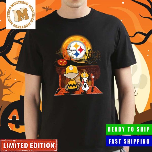 The Peanuts Charlie Brown And Snoopy Watching Moon Pittsburgh Steelers Halloween Shirt