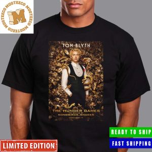 Tom Blyth Stars As Coriolanus Snow In The Hunger Games The Ballad Of Songbirds And Snakes Poster Unisex T-Shirt