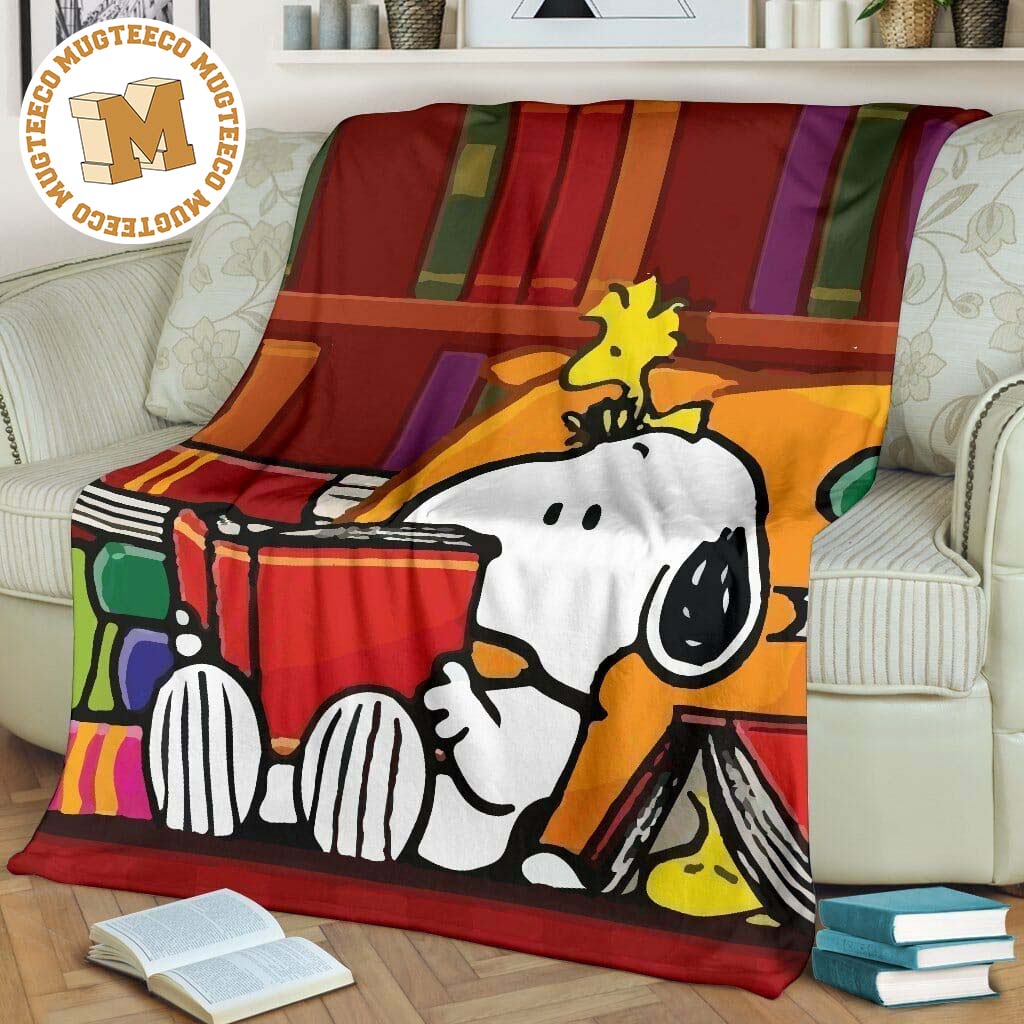 Woodstock Snoopy Reading Book Fleece Blanket Bedding Decor - Mugteeco