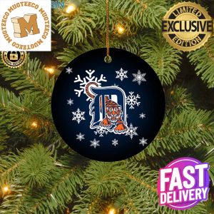 Detroit Tigers MLB Personalized Xmas Merry Christmas Holiday Ornament