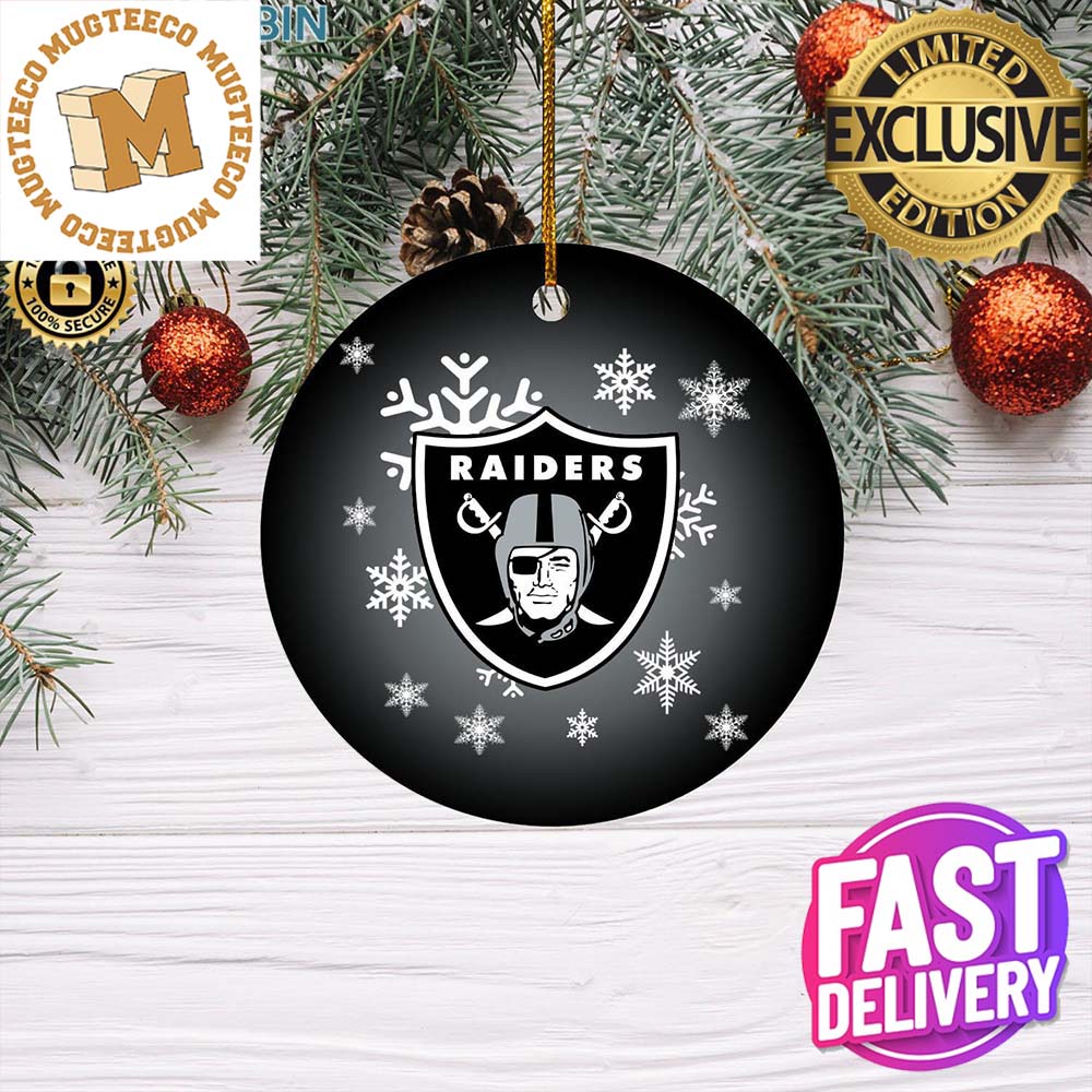 Las Vegas Raiders NFL Merry Christmas Circle Ornament - Mugteeco