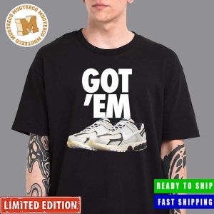 Nike Zoom Vomero 5 Premium Light Bone Black Got ‘Em Sneaker Classic T-Shirt