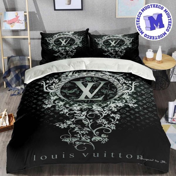 Louis Vuitton LV Big Logo Black Monogram Pattern Bedding Set