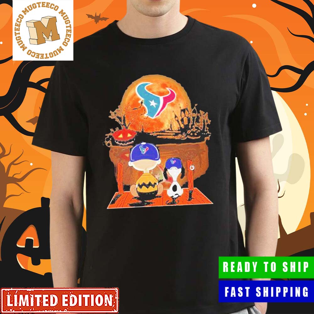 Charlie Brown And Snoopy Watching Houston Texans Halloween Vintage T-Shirt Charlie Brown And Snoopy Watching Houston Texans Halloween Vintage T-Shirt