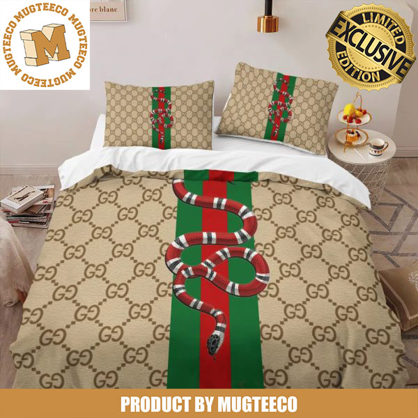Gucci Snake With Vintage Web Stripe In Signature Beige Monogram Background Bedding Set Queen Gucci Snake With Vintage Web Stripe In Signature Beige Monogram Background Bedding Set Queen