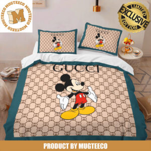 Gucci x Mickey Posing In Signature Beige Monogram Background With Blue Frame Background Bedding Set King