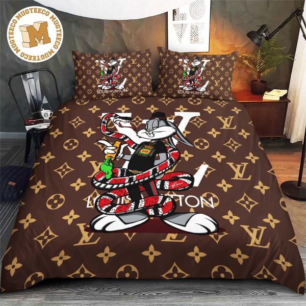 Luxury Louis Vuitton Big Logo With Badass Bugs Bunny In Signature Brown Monogram Bedding Set Luxury Louis Vuitton Big Logo With Badass Bugs Bunny In Signature Brown Monogram Bedding Set