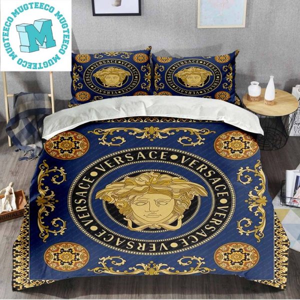 Versace Logo In The Middle Golden And Barocco Print Around In Blue Background Bedding Set Queen Versace Logo In The Middle Golden And Barocco Print Around In Blue Background Bedding Set Queen