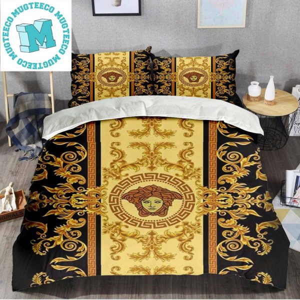 Versace Medusa Head Logo In The Centrer And Barocco Print Bedding Set King Size Versace Medusa Head Logo In The Centrer And Barocco Print Bedding Set King Size